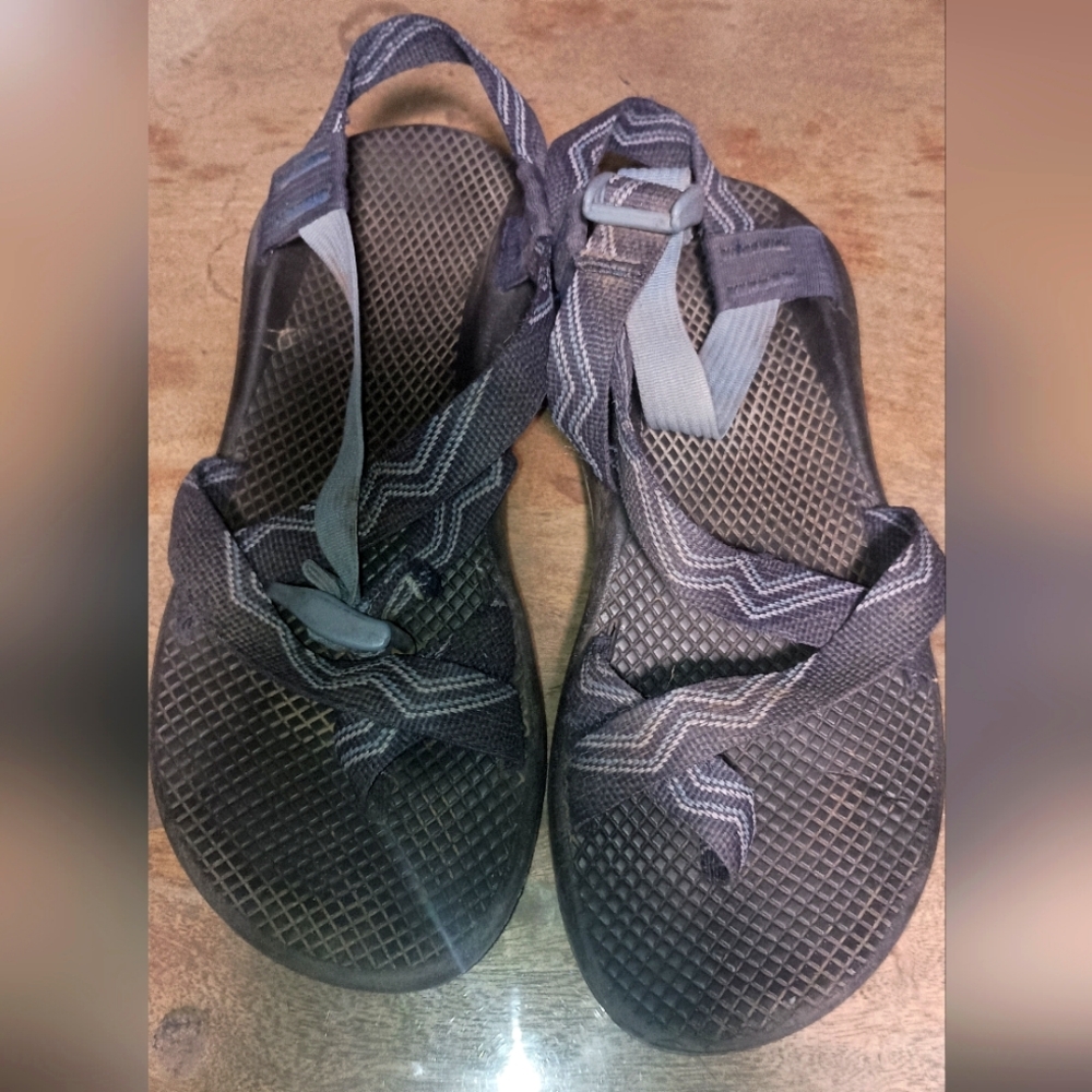 Women's 9 Z2 chacos